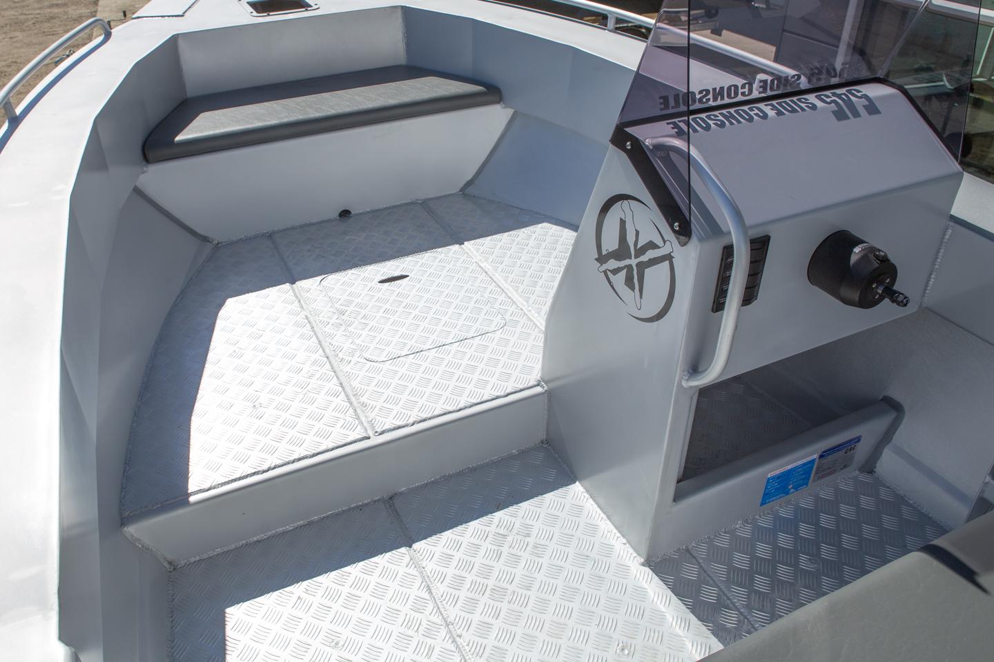 545 Side Console Extreme Boats